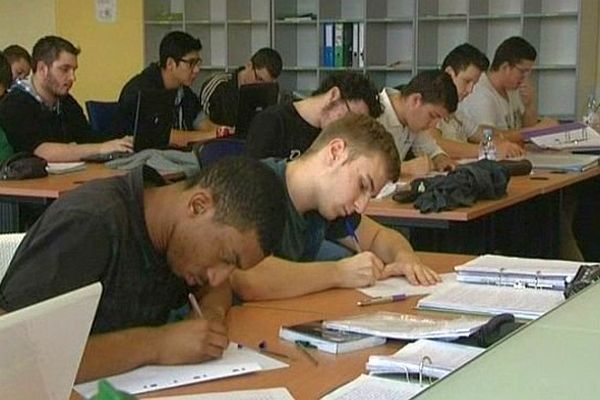 Devenir ingénieur avec un bac Pro industriel, c'est possible au lycée Henri Parriat de Montceau-les-Mines, en Saône-et-Loire 