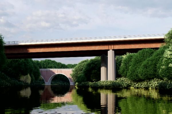 Les travaux du viaduc qui enjambe l'Agout à Castres, ont commencé, dans le cadre du projet de l'A69.