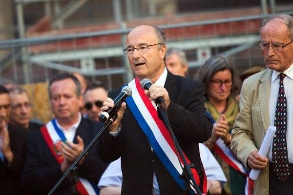 Jacques Bompard, le 5 octobre dernier lors de la manifestation pour protester contre le départ de la Légion étrangère d'Orange