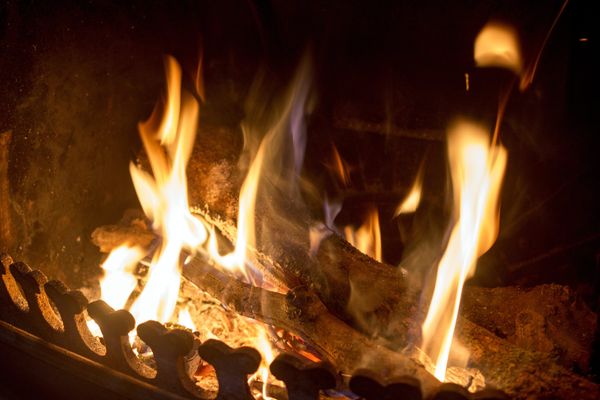 Avec la baisse des températures, on commence à rallumer le chauffage. Mais le coût pour se chauffer, que ce soit au bois, au fioul ou au gaz, ne cesse d'augmenter.