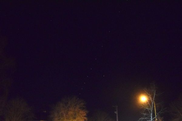 La nuée de satellites Starlink de passage dans le ciel dijonnais