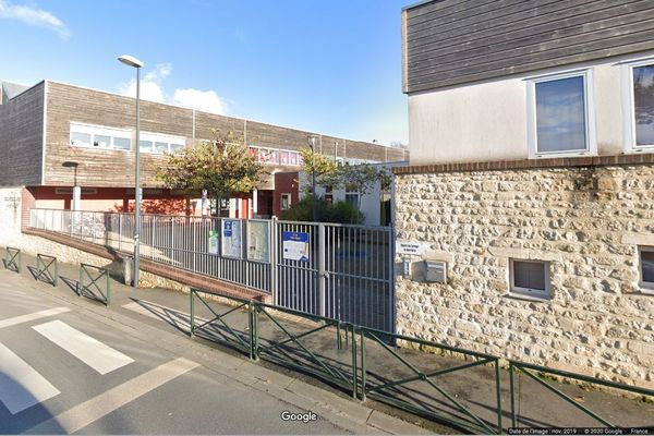 L'école de la Haie-Vigné à Caen compte 198 élèves répartis dans deux bâtiments distincts qui accueillent les maternelles d'un côté et les classes élémentaires de l'autre