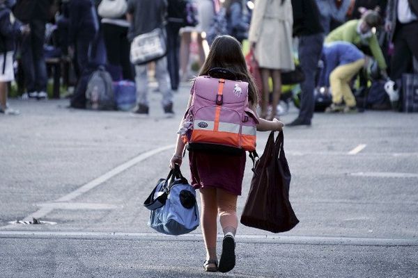 Le calendrier des vacances scolaires fait polémique (concernant la Toussaint).