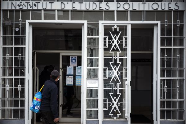 En février 2021, une étudiante de Sciences Po Toulouse a porté plainte pour viol contre un étudiant, pour des faits qui se seraient déroulés lors d'une soirée d'intégration en 2018.