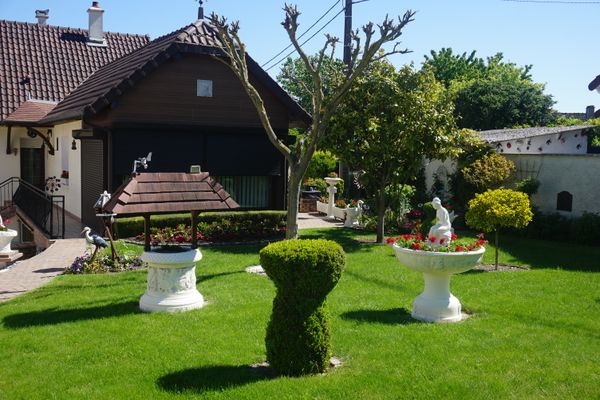 Pour cette 18e édition, Rendez-vous aux jardins, la commune d'Oeuilly, dans la Marne, fait partie des villages sélectionnés. L'occasion de découvrir le jardin des habitants.