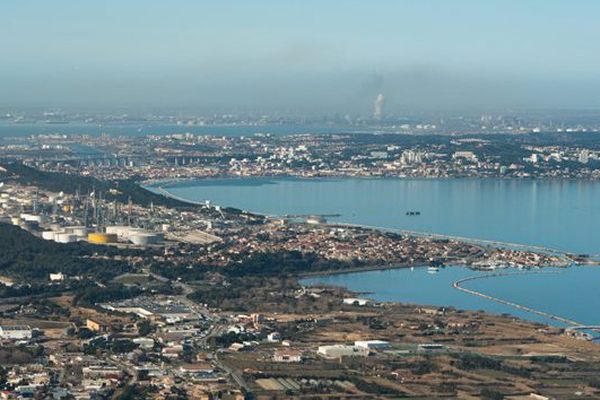 L'étang de Berre dans les Bouches-du-Rhône