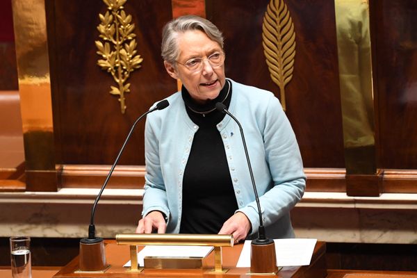 Elisabeth Borne a échappé à la censure, à 9 voix près.