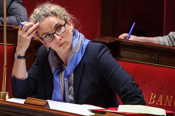 Delphine Batho, minitre de l'Ecologie, est convoquée à Matignon.