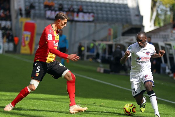 Malgré une nette domination, le Clermont Foot a laissé s'envoler la victoire face à Lens, sur le score de 1 à 0, samedi 4 mai.