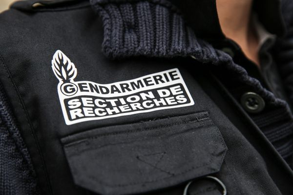 La Section de recherches de la gendarmerie de Grenoble est en charge de l'enquête pour meurtre d'un homme de 21 ans à Villefontaine (Isère).