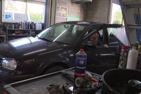 Ce garage solidaire de cognac pratique des tarifs trois fois moins cher qu'un garage classique. 