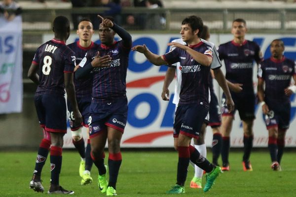 31ème journée de Ligue 2 : Sur la pelouse du stade la Licorne, le Clermontois Thiam a su trouver le chemin des filets contre Amiens le 31 mars 2017 (0-1)