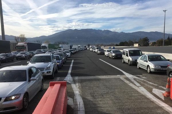 Cette grève du zèle a créé des bouchons.