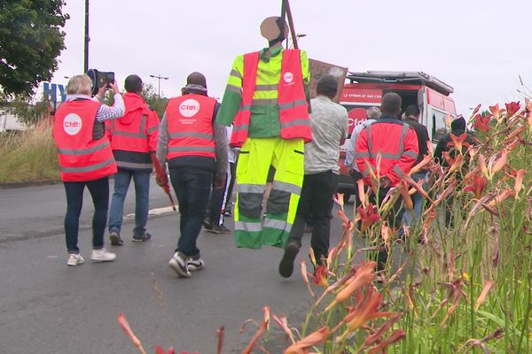 Les éboueurs dénonçaient la suppression des heures de nuit majorées et de certaines heures supplémentaires.