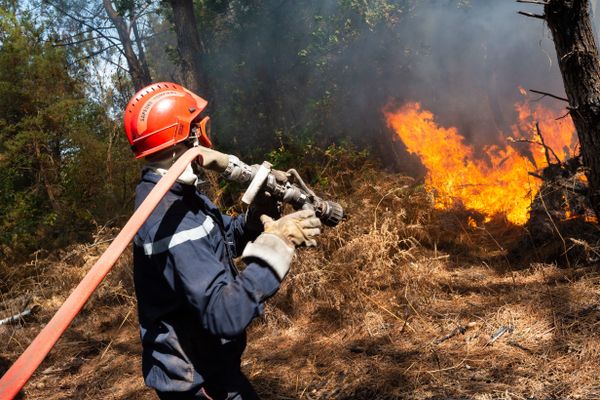 Un incendie s'est déclaré à Cours-les-Bains, près du Lot-et-Garonne.