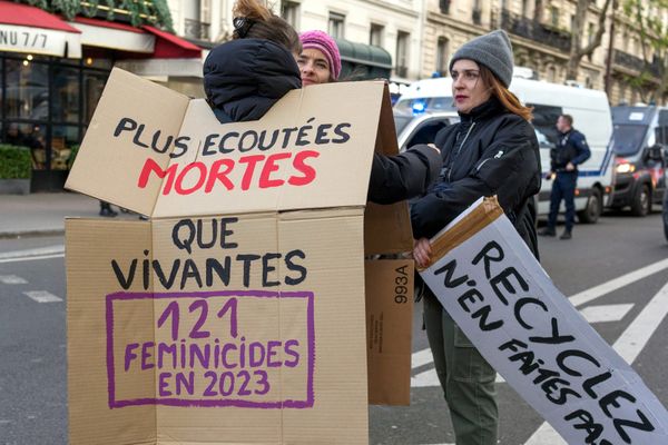 121 femmes sont mortes de féminicides en France en 2023.