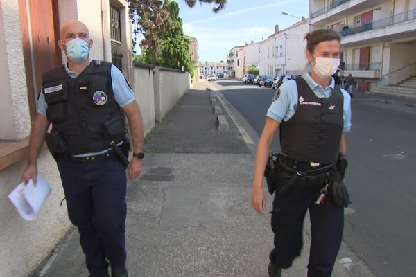 L'adjudant Bruno Pandolphi (à gauche) et la gendarme Justine Goriot (à droite). Ces deux militaires de la brigade de Tonneins en Lot-et-Garonne se sont portés volontaires pour être formés à la prise en charge des violences intrafamiliales dont les violences conjugales.