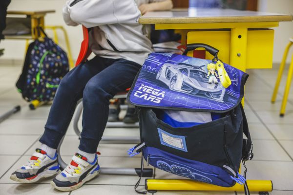 Les syndicats enseignants vent debout après ce dernier remaniement ministériel, qui regroupe l'Éducation nationale avec les Sports, la Jeunesse, et les Jeux olympiques et paralympiques.