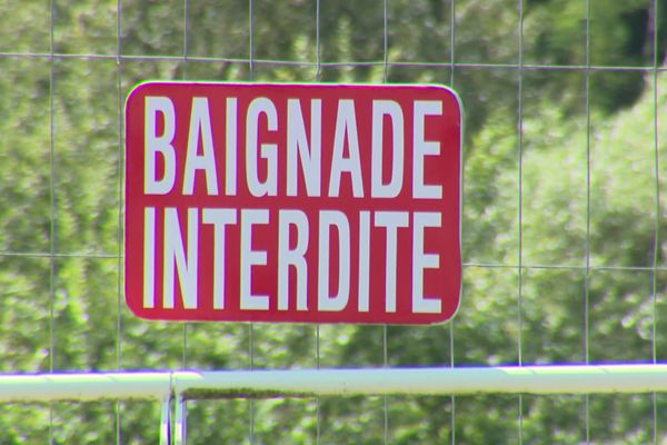 La baignade est interdite dans le Doubs.