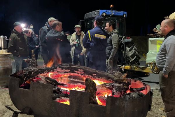 Des viticulteurs réunis ce jeudi 22 février à Landiras.