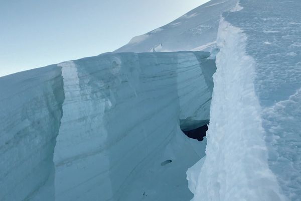 Une immense crevasse s'est ouverte sous le toit de l'Europe