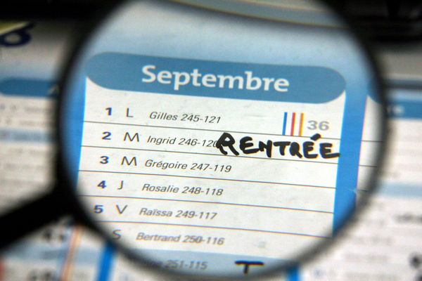 Voici le calendrier de la rentrée et des vacances scolaires pour l'année 2024-2025.