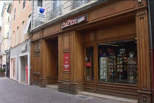 A Montélimar, l'histoire continue pour les salariés de la librairie Chapitre. C'est l'un des onze magasins du réseau national  qui a été officiellement repris... 