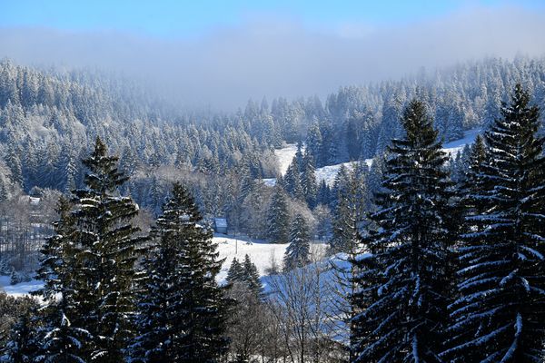 Le Jura placé en vigilance avalanche jusqu'au 25 décembre 2024.