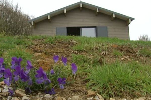 Le refuge de Peyremaux, sur le GR de pays de la Haute Vallée du Thoré. 