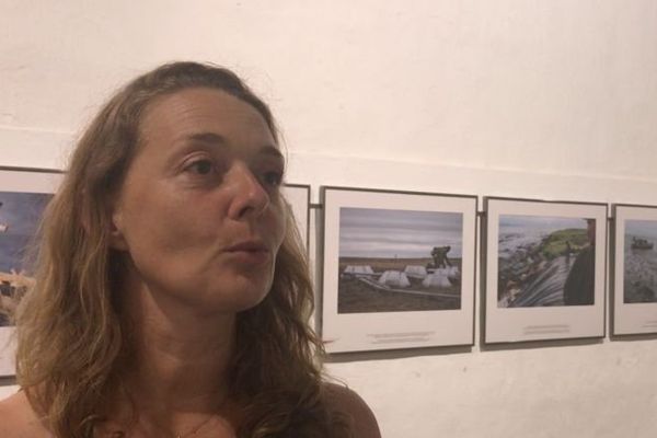 Delphine Lelu, directrice adjointe du festival, explique que "les relations avec les photographes se déroulent généralement bien".