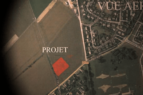 Le projet sur ce terrain appartenant à l'Etat: implanter un centre d'hébergement provisoire sur la commune de Saint-Contest. Près de 20 bungalows