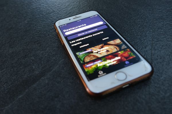 L'application, disponible sur ordinateur et smartphone, répertorie déjà près de 150 commerces et restaurants d'Orléans