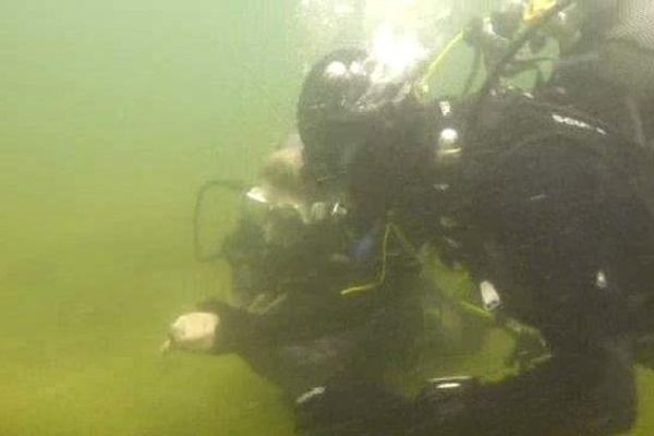 Un parrain , une plongeur débutant pour à toucher le fond!  