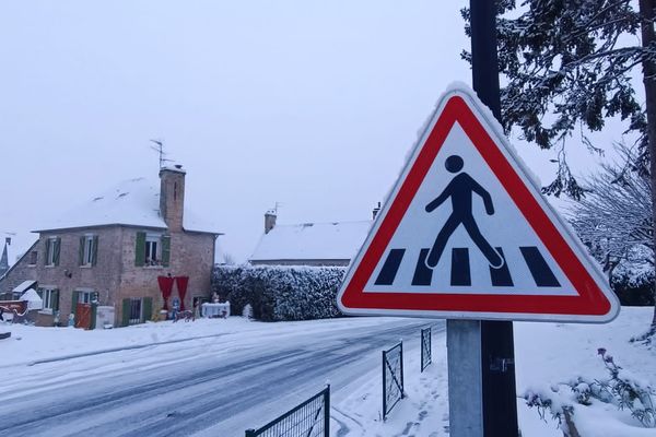 Les départements du Calvados, de l'Eure, de la Manche et de l'Orne ont été placés en vigilance orange neige-verglas mardi 9 janvier au matin par Météo France.