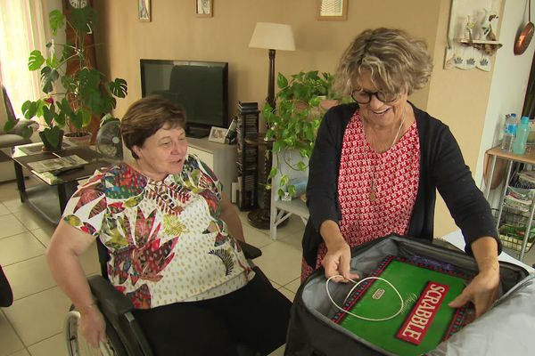 Annie va prendre le relais d'Hervé pour prendre soin de Bernadette.