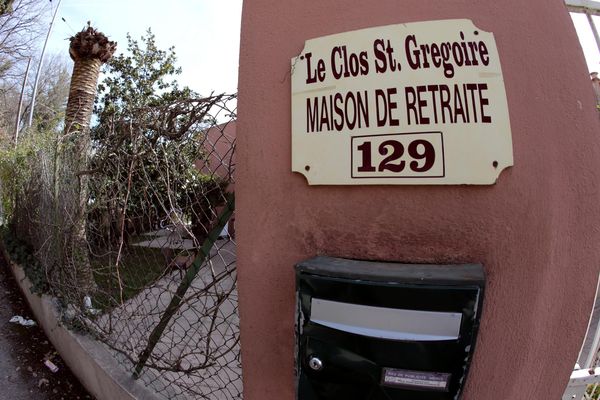 C'est dans l'Ehpad du groupe Orpéa, le Clos Saint-Grégoire de Biot, que trois résidentes ont perdu la vie.