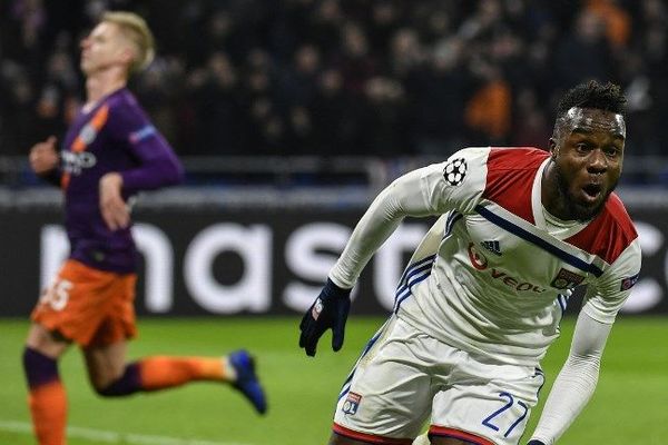 Maxwell Cornet a marqué deux buts mais cela n' pas suffi à l'OL pour se qualifier directement pour les huitièmes de finale   