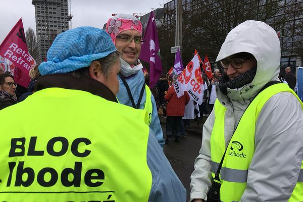 Les manifestants ont répondu à l'appel de l'intersyndicale FO-CGT-Sud et de 16 syndicats.