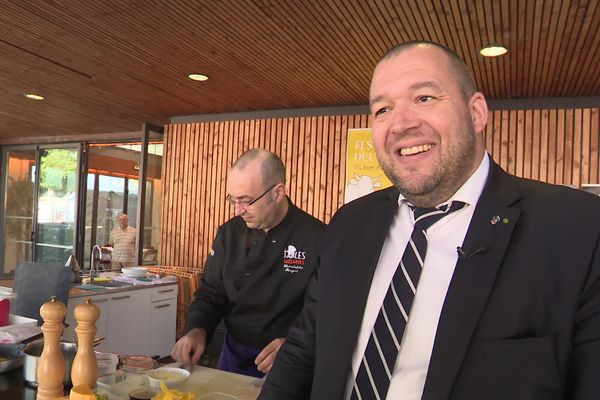 L'ancien chef de l'Elysée parle de cuisine avec gourmandise.