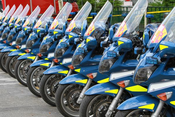 Ce sont les motocyclistes de la brigade de gendarmerie motorisée de Niort qui ont intercepté le conducteur de la berline allemande. (Photo d'illustration)