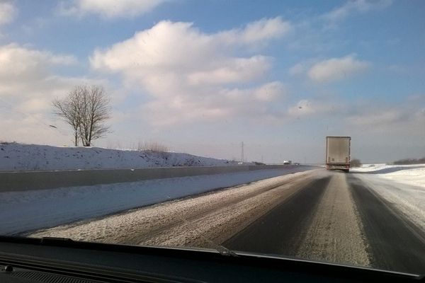 Prudence sur les routes enneigées ! (Image d'archives).