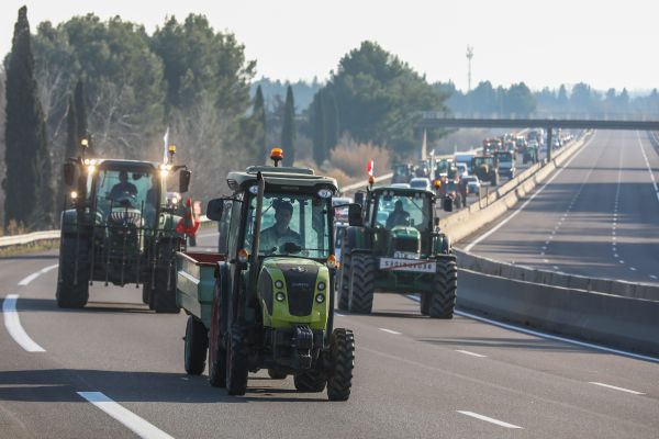 La mobilisation des agriculteurs ne faiblit pas en ce premier jour de février.