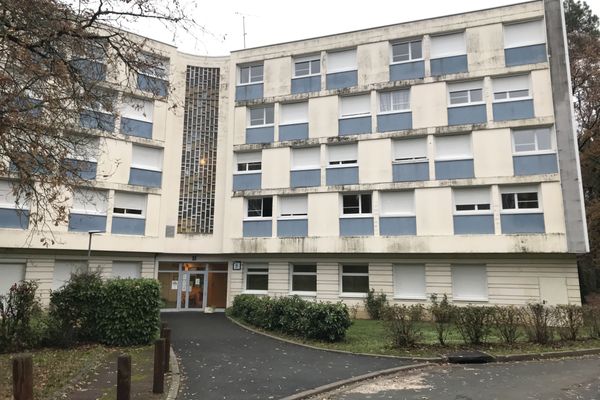 L'un des bâtiments de la résidence universitaire du parc Grandmont à Tours