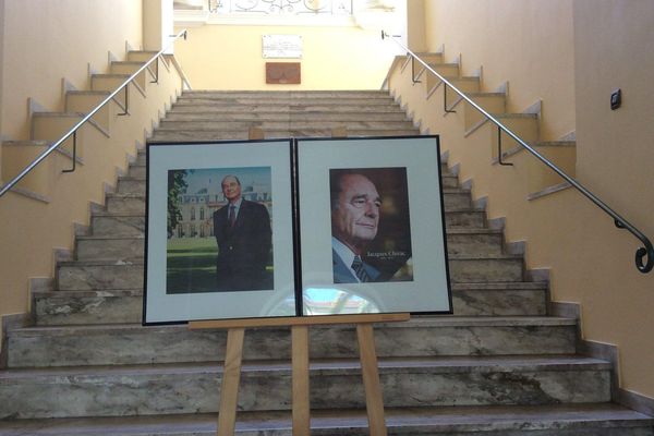 Ce lundi 30 septembre, les drapeaux ont été mis en berne, des minutes de silence ont été observées en Corse, à l’occasion des obsèques du président Jacques Chirac. 