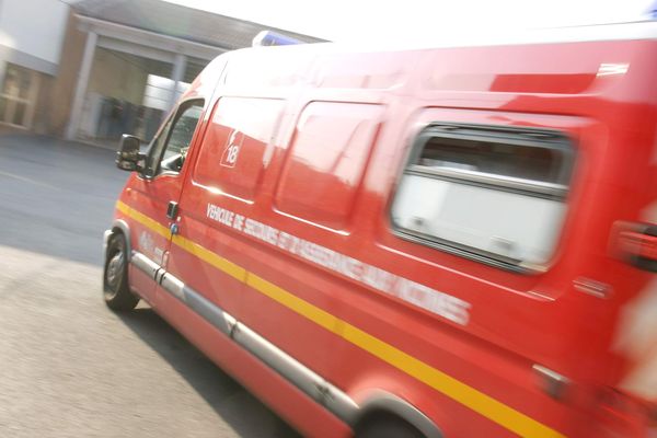 Les pompiers ont été appelés tôt dans la matinée pour maîtriser le sinistre. Photo d'illustration.