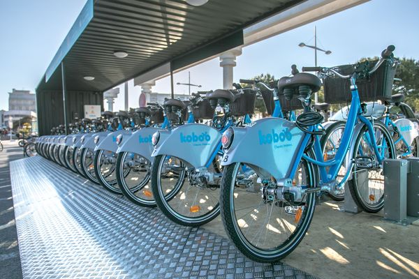 La startup clermontoise KobOO a déjà déployé ses vélos en libre-service à Royan.