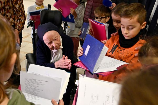 Sœur André a fêté ses 116 ans en bonne compagnie, ce 11 février à Toulon.