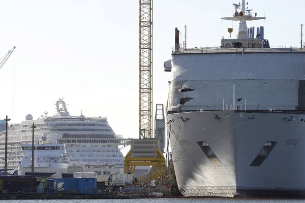 L'Europa 2 et le MSC Precioza en construction à STX St Nazaire