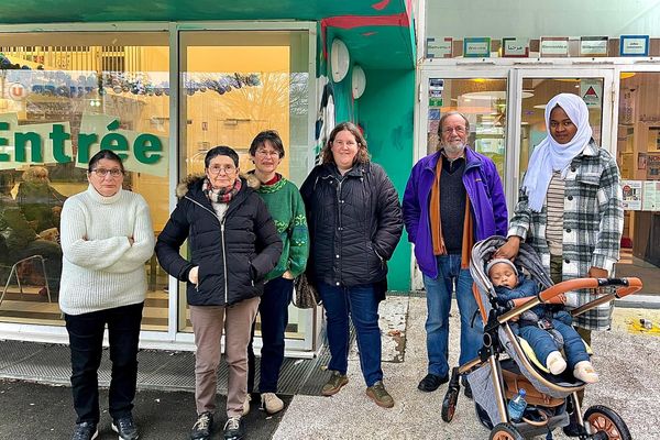 Le collectif d'habitants du Clos Toreau accompagné par la CLCV et le collectif nantais pour le droit à la santé et à la protection sociale pour toutes et toutes