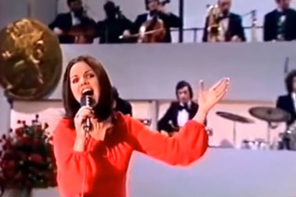 L'interprète de la chanson "tu te reconnaîtras" pour le Luxembourg en 1973 lors du 18ème concours de l'Eurovision, Anne-Marie David